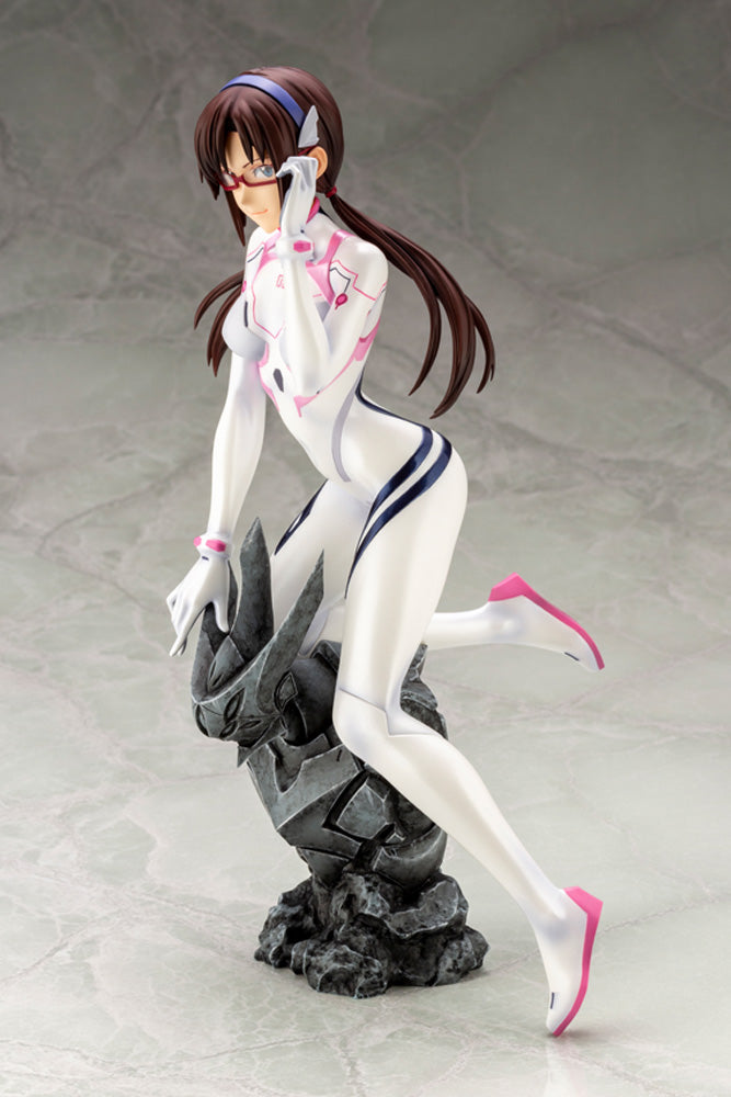 Mari Makinami Illustrious White Plugsuit ver.