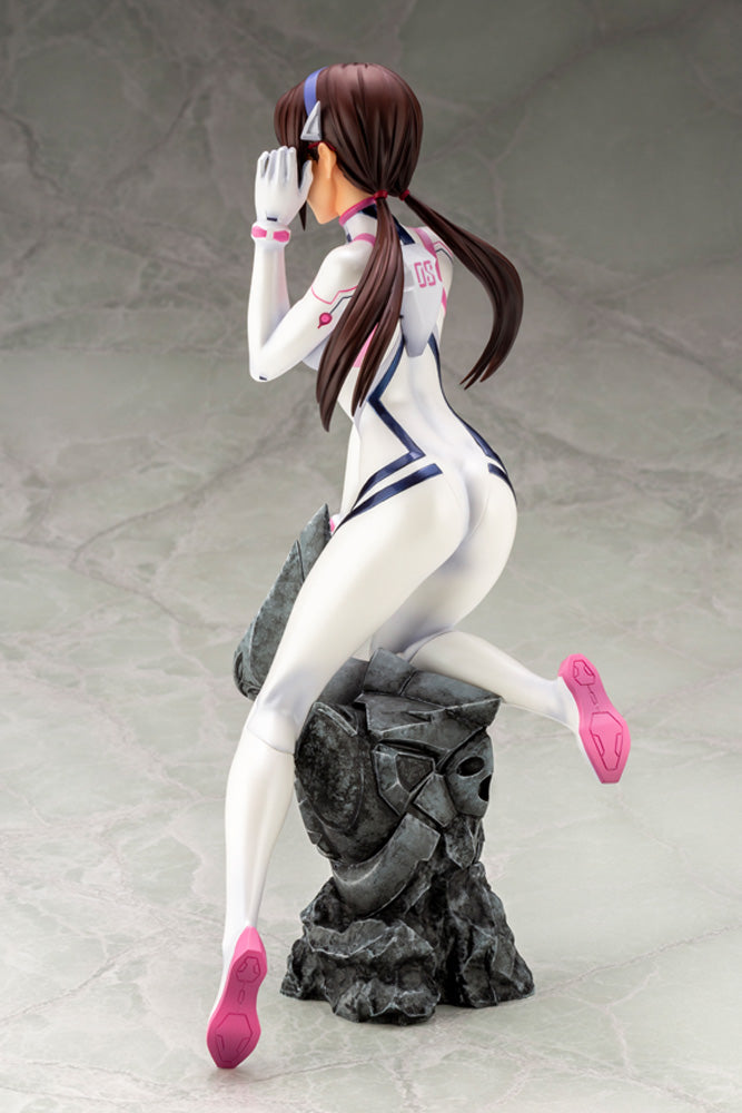 Mari Makinami Illustrious White Plugsuit ver.