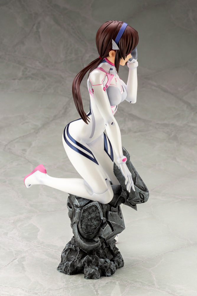 Mari Makinami Illustrious White Plugsuit ver.