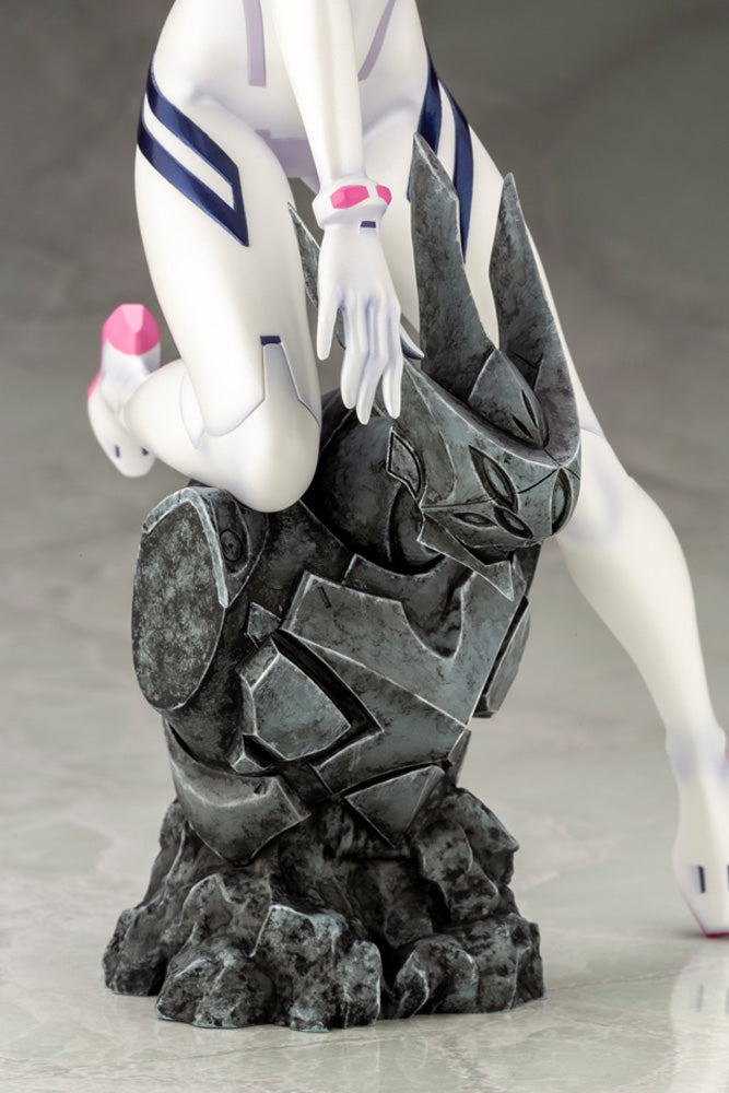 Mari Makinami Illustrious White Plugsuit ver.