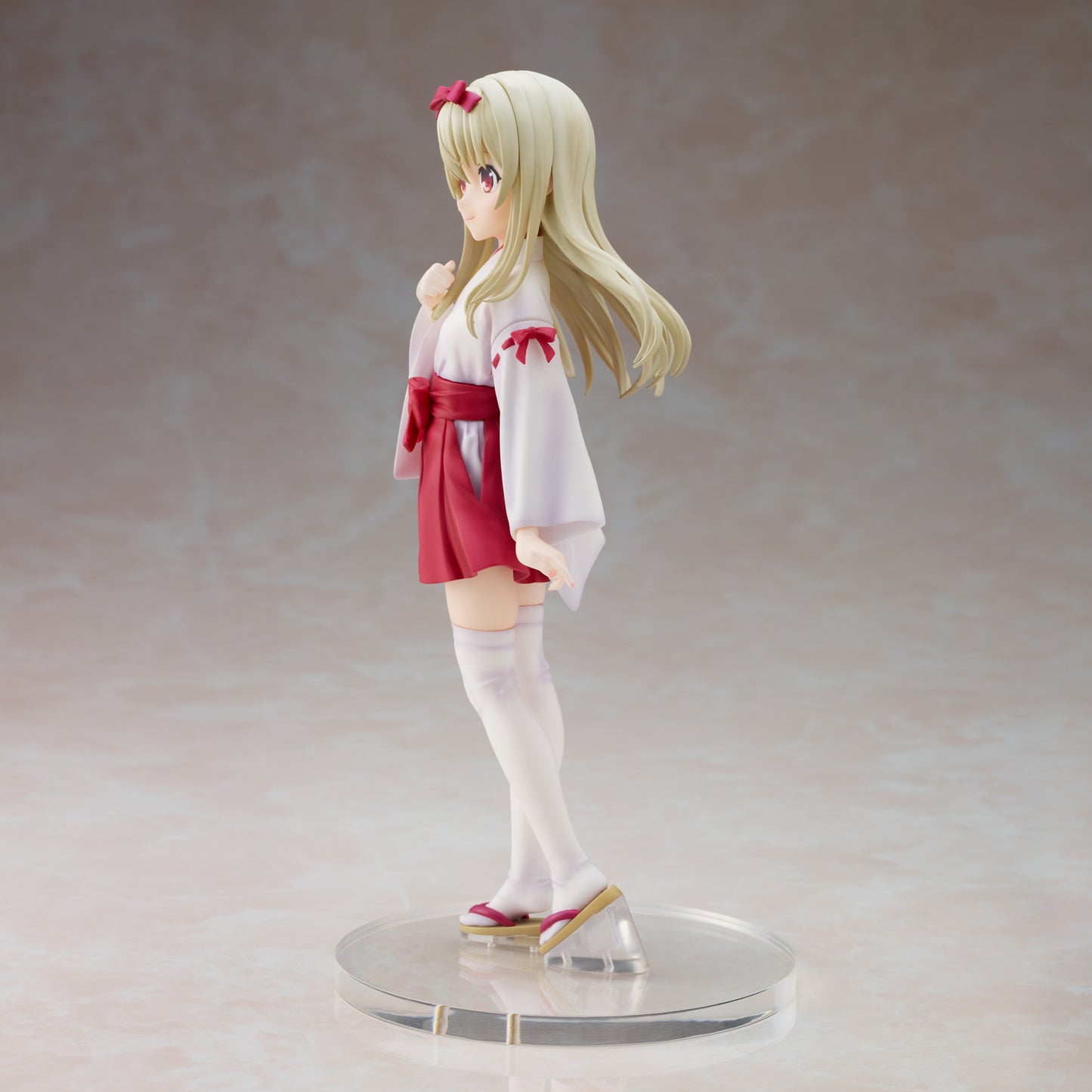 Prisma Phantasm Illyasviel von Einzbern