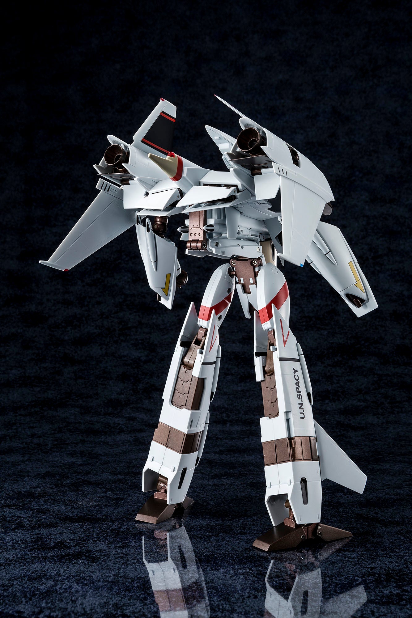 Macross: Flash Back 2012 - 1/60 Perfect Trans VF-4A Lightning III Hikaru Ichijo