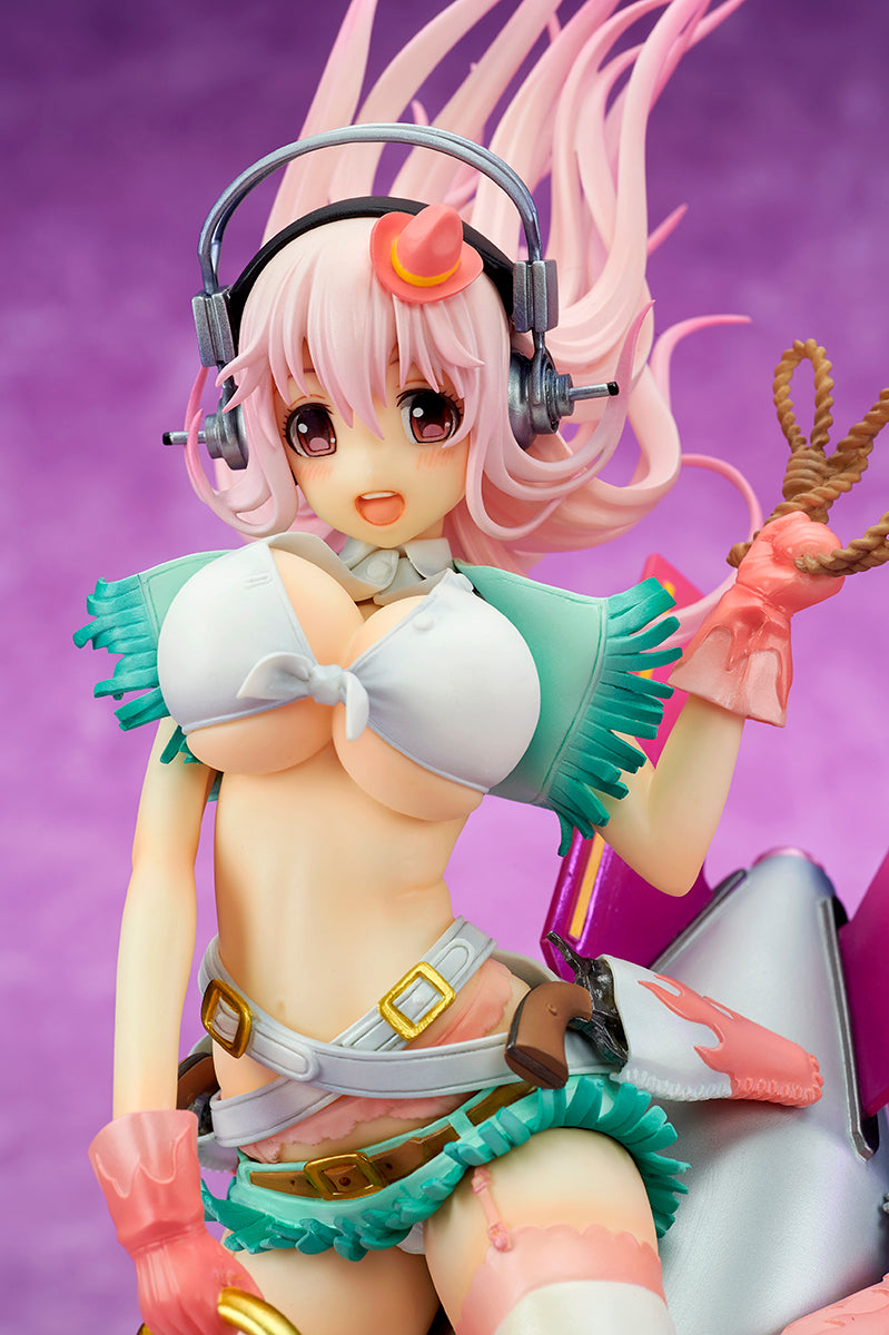 Super Sonico Love Bomber!