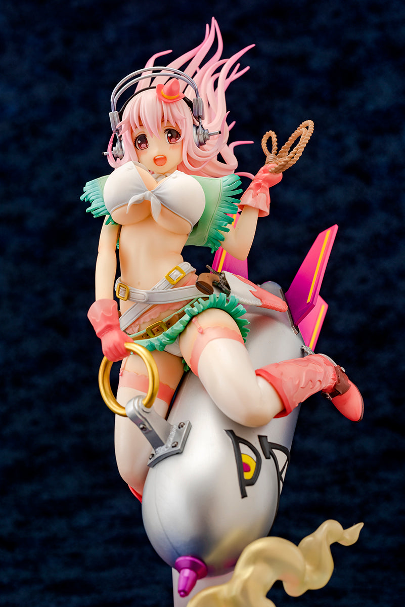 Super Sonico Love Bomber!