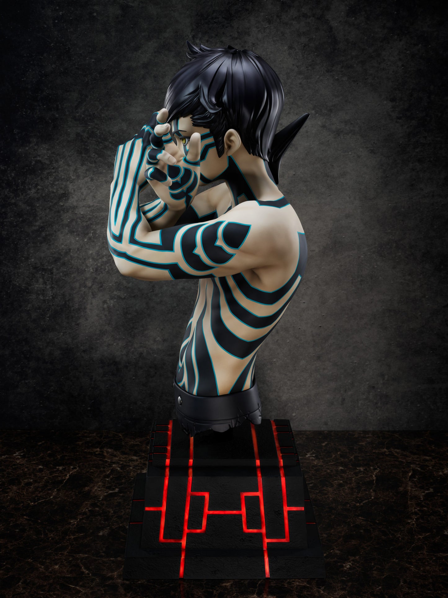 Shin Megami Tensei III: Nocturne Hitoshura 1/1 Scale Bust Figure